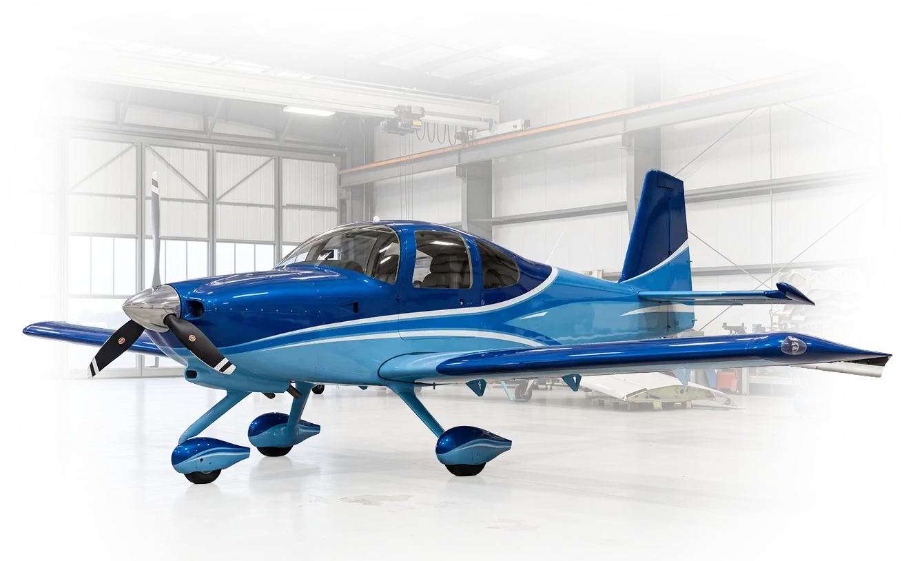 Van's RV-10 no hangar com Aerobalance